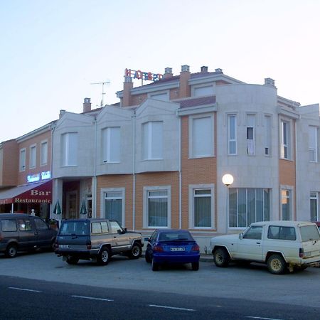 בנאוונטה Hostal Castilla מראה חיצוני תמונה