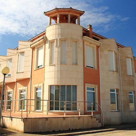 בנאוונטה Hostal Castilla מראה חיצוני תמונה