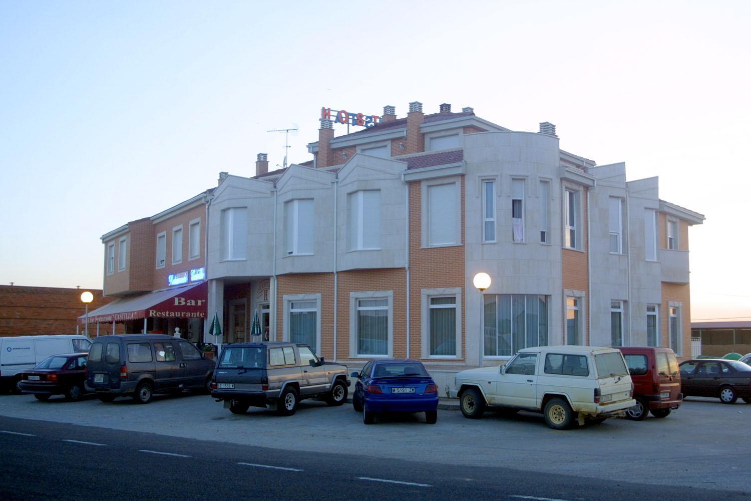 בנאוונטה Hostal Castilla מראה חיצוני תמונה