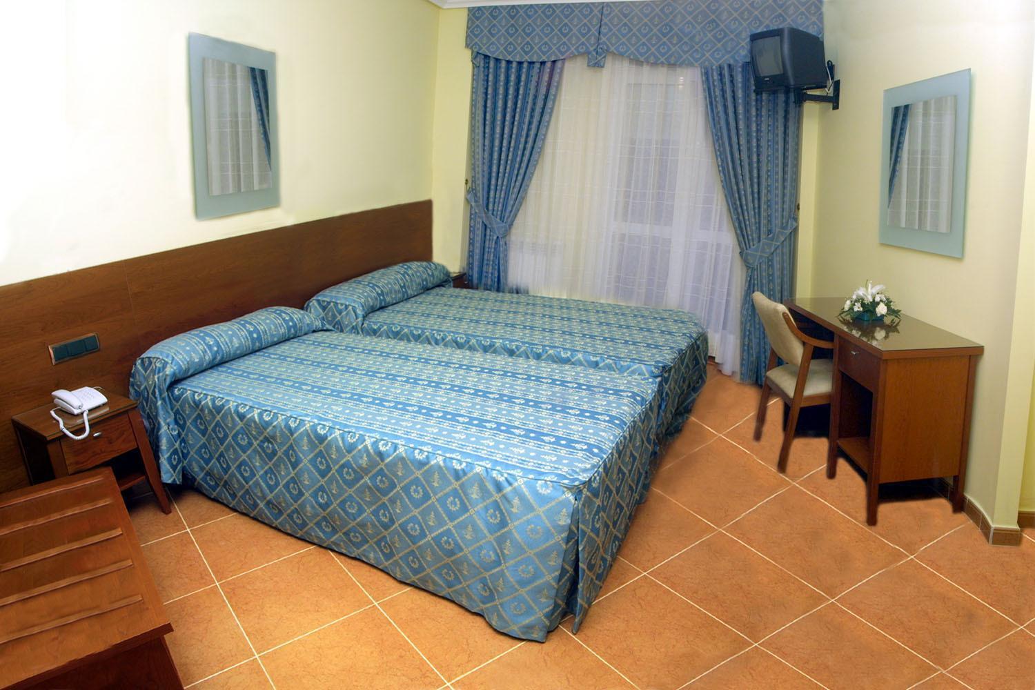 בנאוונטה Hostal Castilla מראה חיצוני תמונה