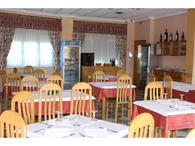 בנאוונטה Hostal Castilla מראה חיצוני תמונה
