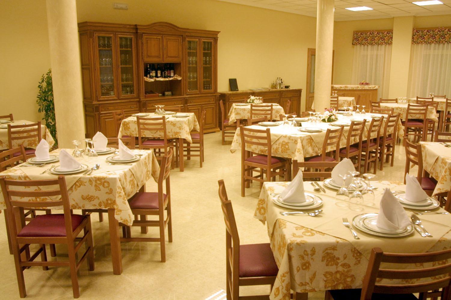 בנאוונטה Hostal Castilla מראה חיצוני תמונה